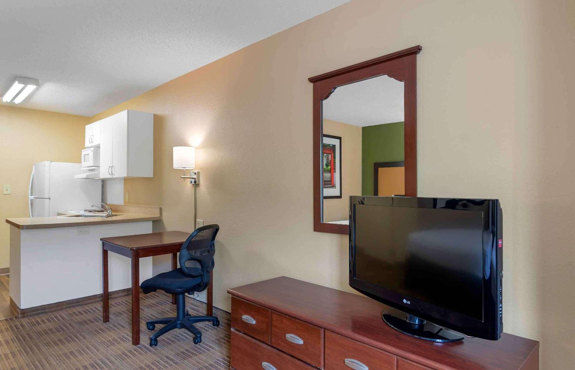 Extended Stay America Suites - Atlanta - Perimeter - Crestline Екстериор снимка